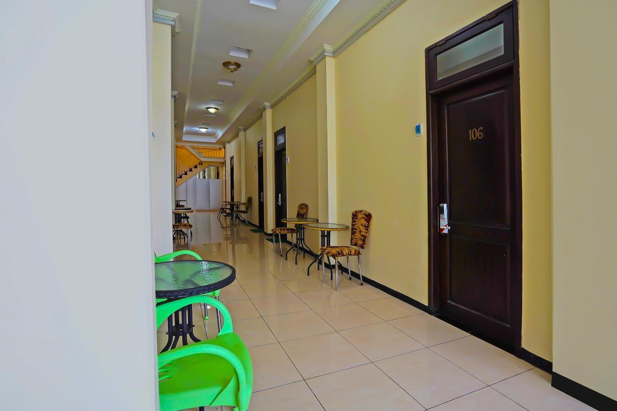 Oyo Life 511 Grace Residence Surabaia Exterior foto