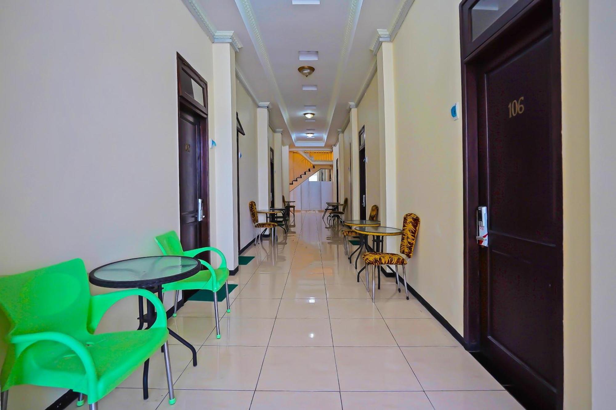 Oyo Life 511 Grace Residence Surabaia Exterior foto