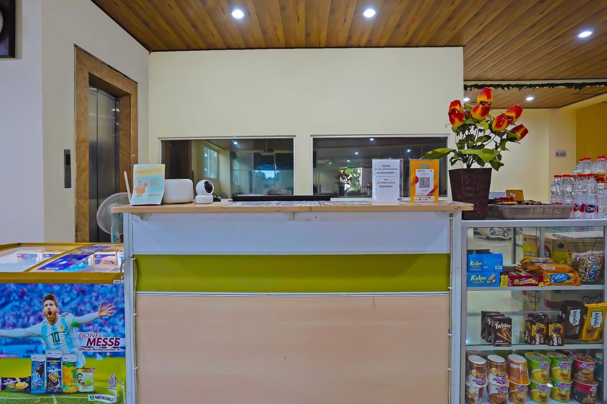 Oyo Life 511 Grace Residence Surabaia Exterior foto