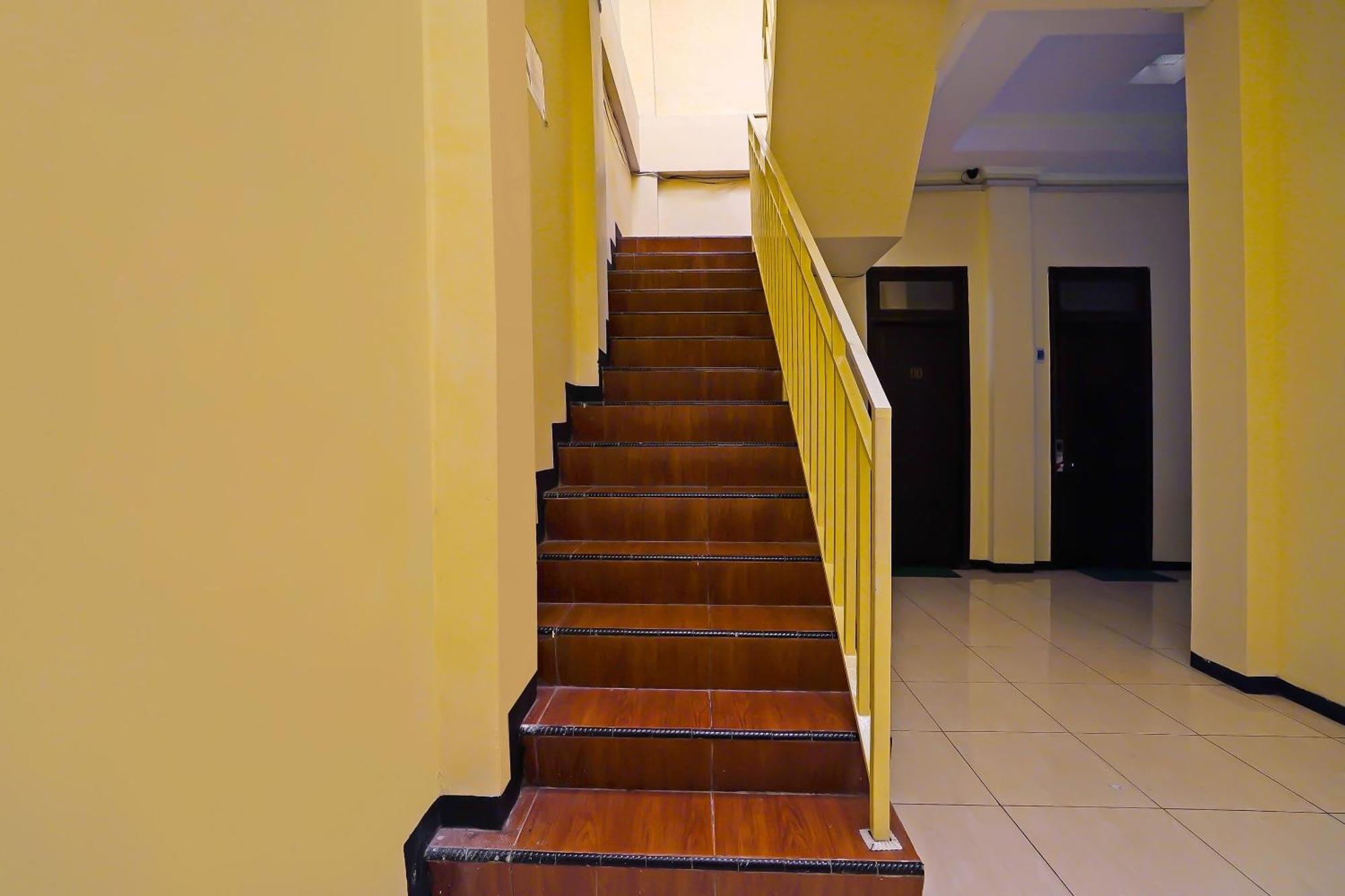 Oyo Life 511 Grace Residence Surabaia Exterior foto
