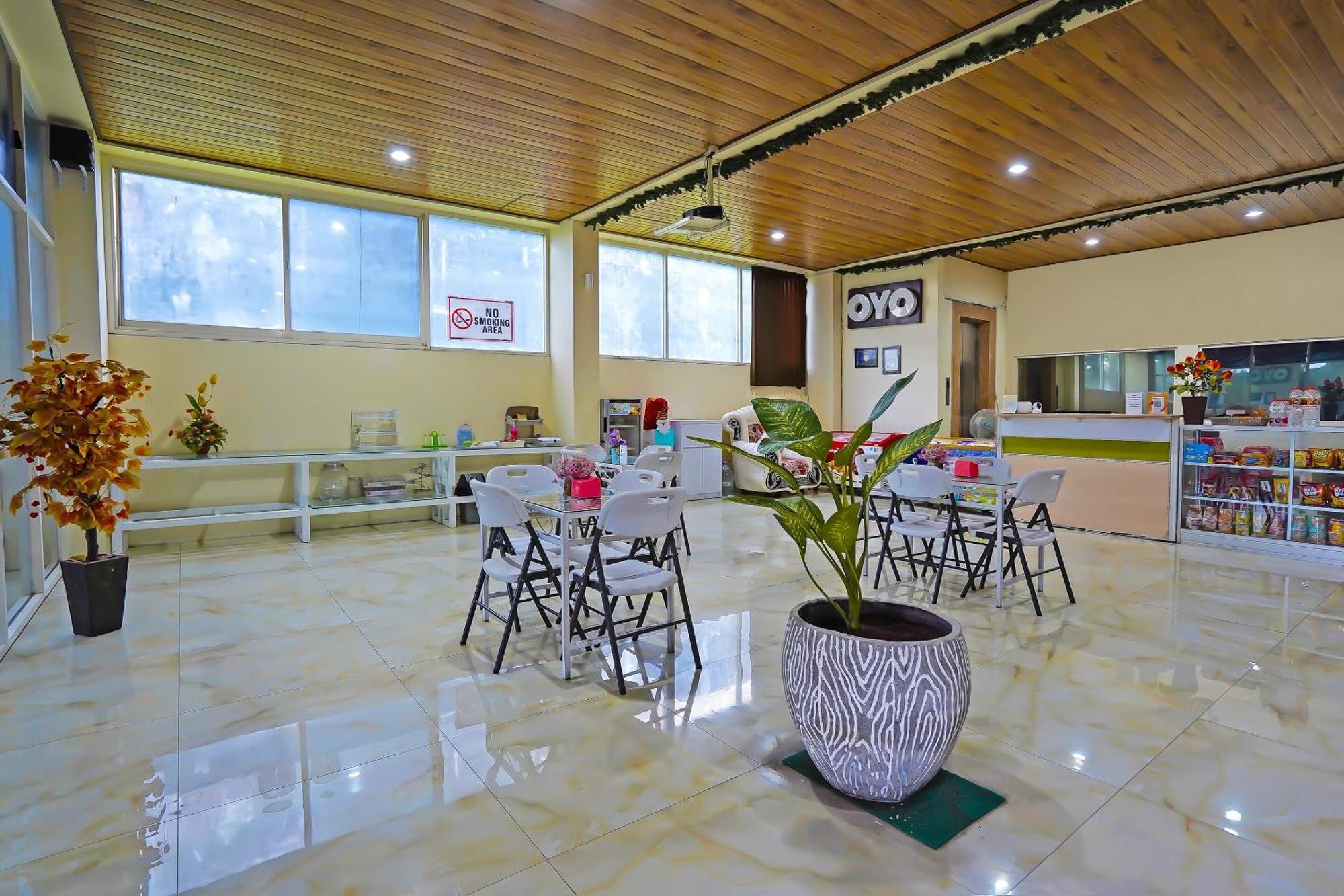 Oyo Life 511 Grace Residence Surabaia Exterior foto