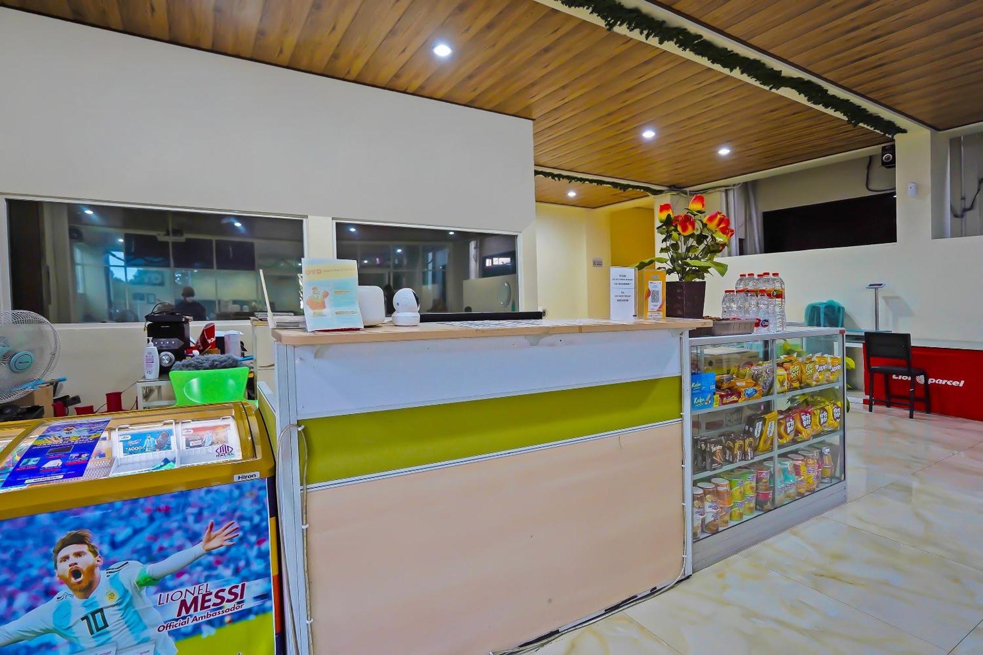 Oyo Life 511 Grace Residence Surabaia Exterior foto