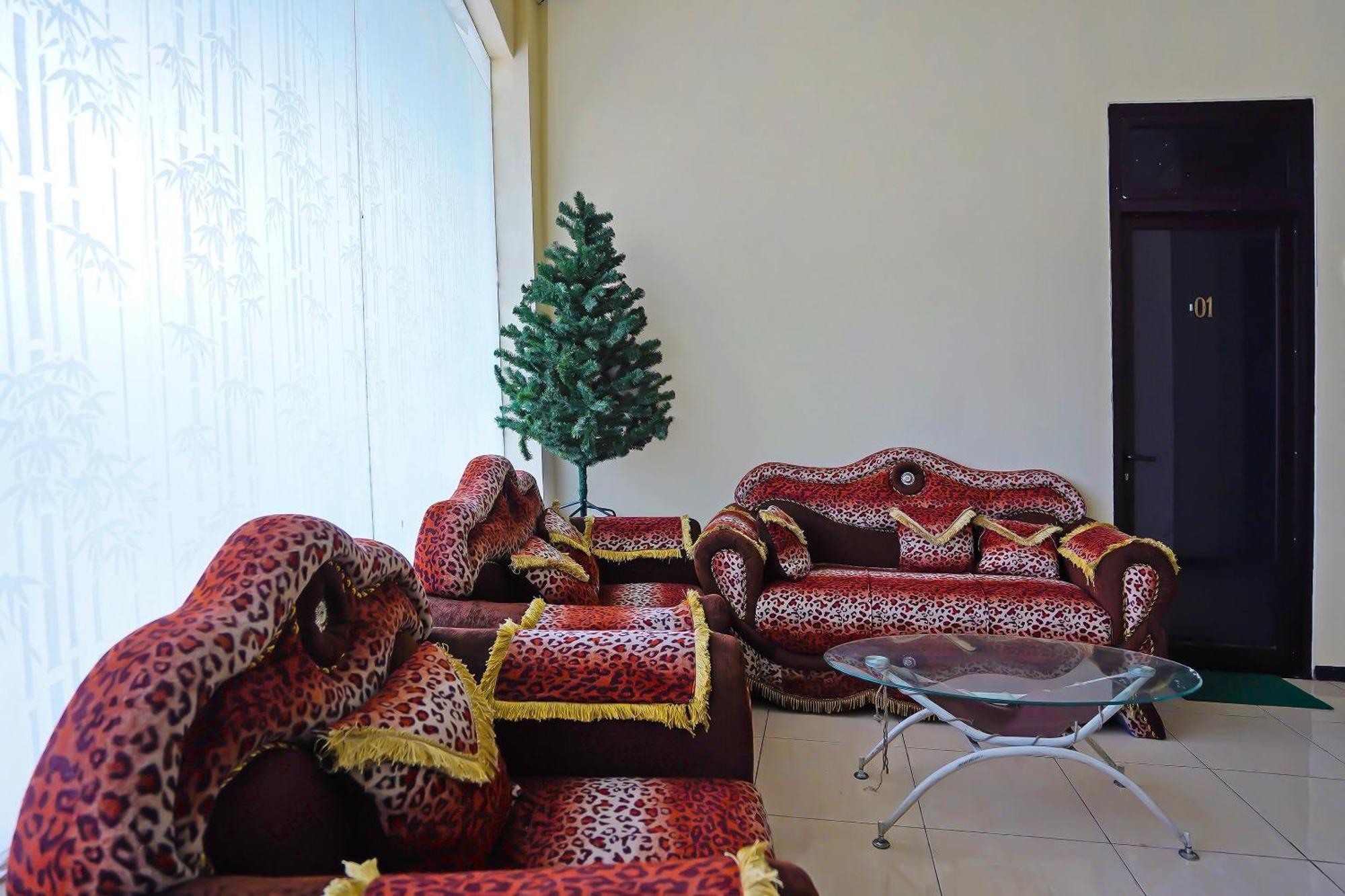 Oyo Life 511 Grace Residence Surabaia Exterior foto